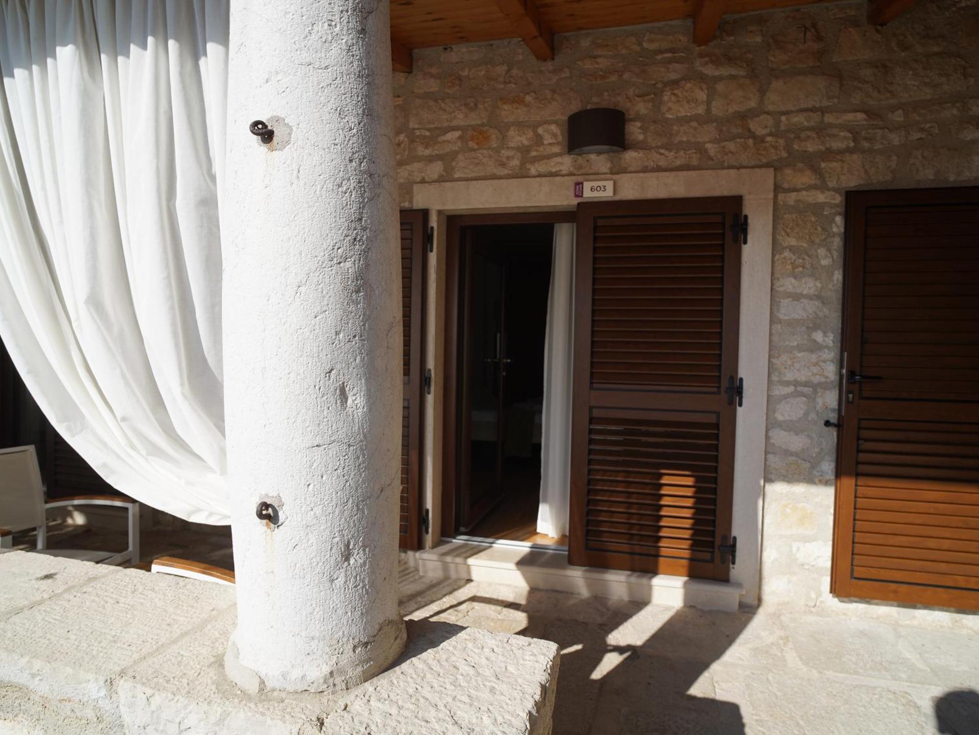 Hotel Vista Vrsar Bagian luar foto