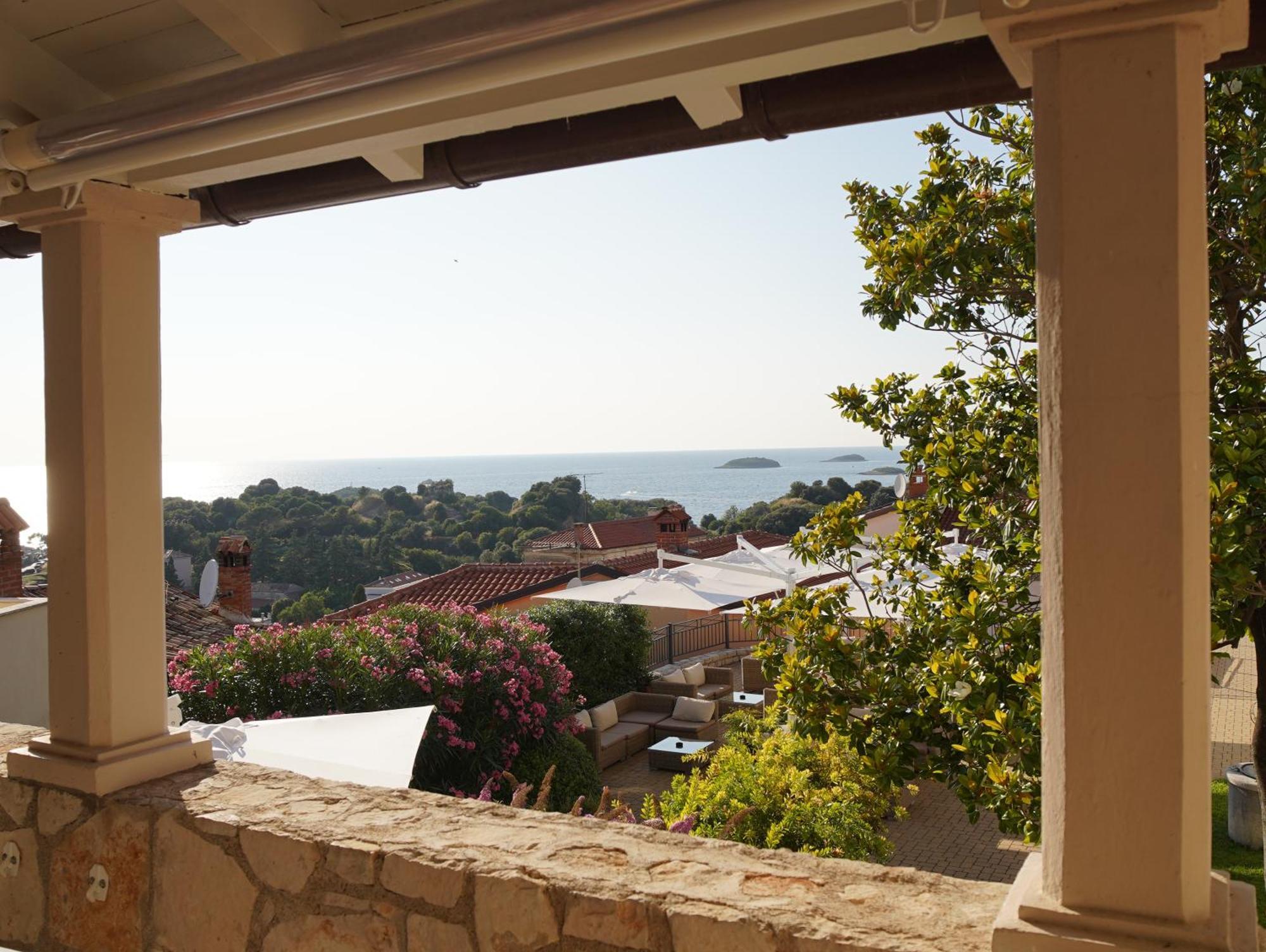 Hotel Vista Vrsar Bagian luar foto