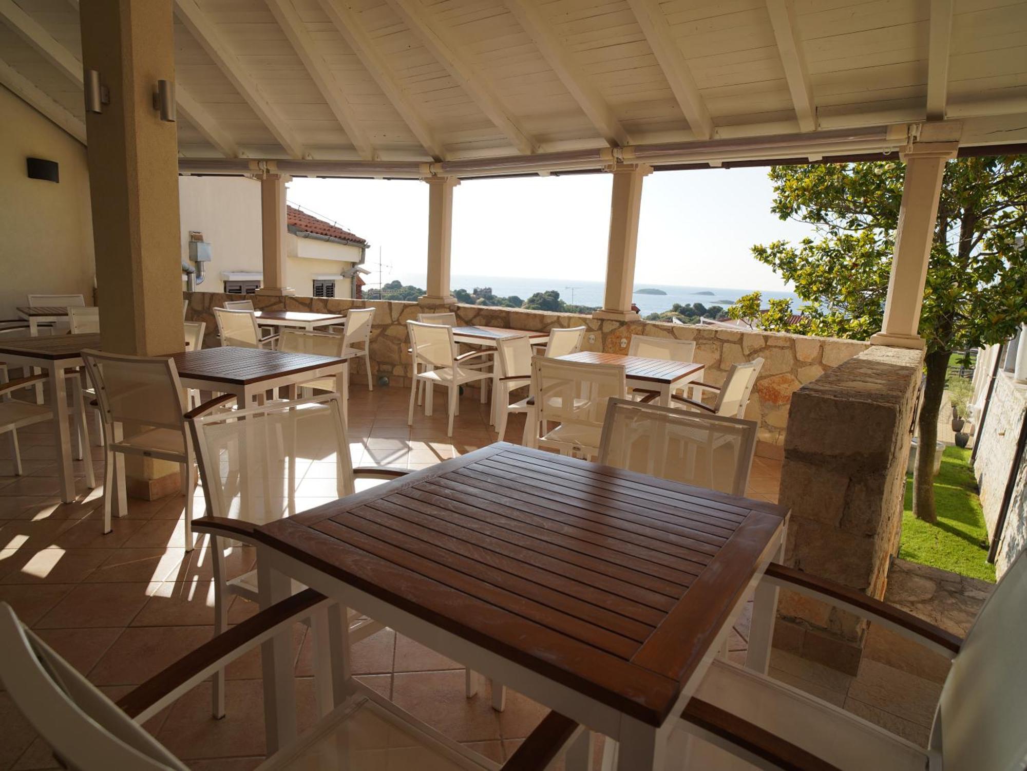 Hotel Vista Vrsar Bagian luar foto