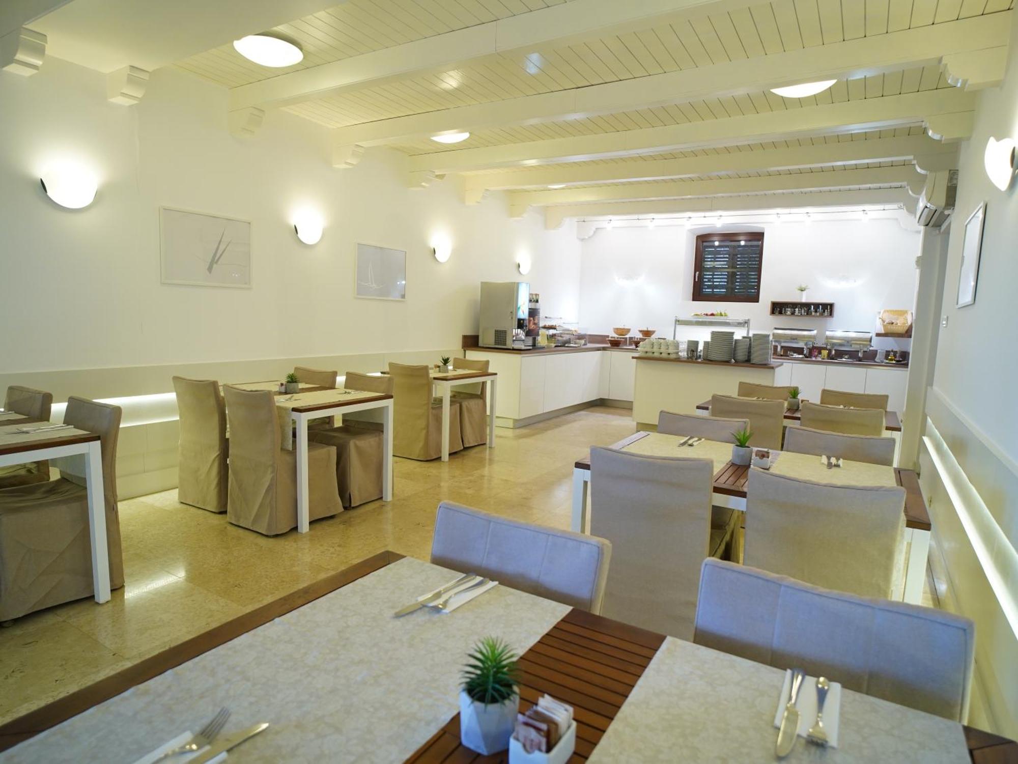 Hotel Vista Vrsar Bagian luar foto