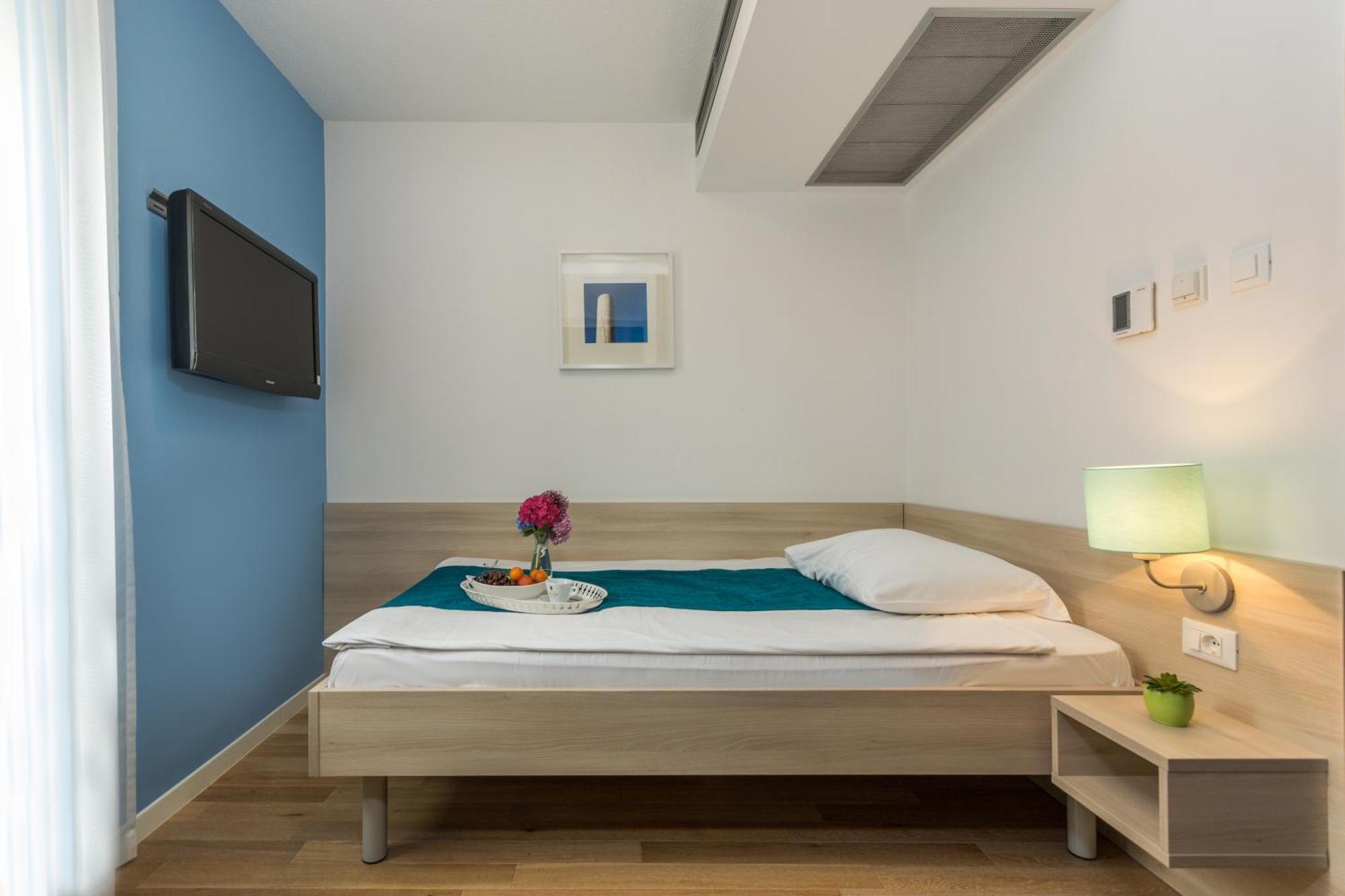 Hotel Vista Vrsar Bagian luar foto