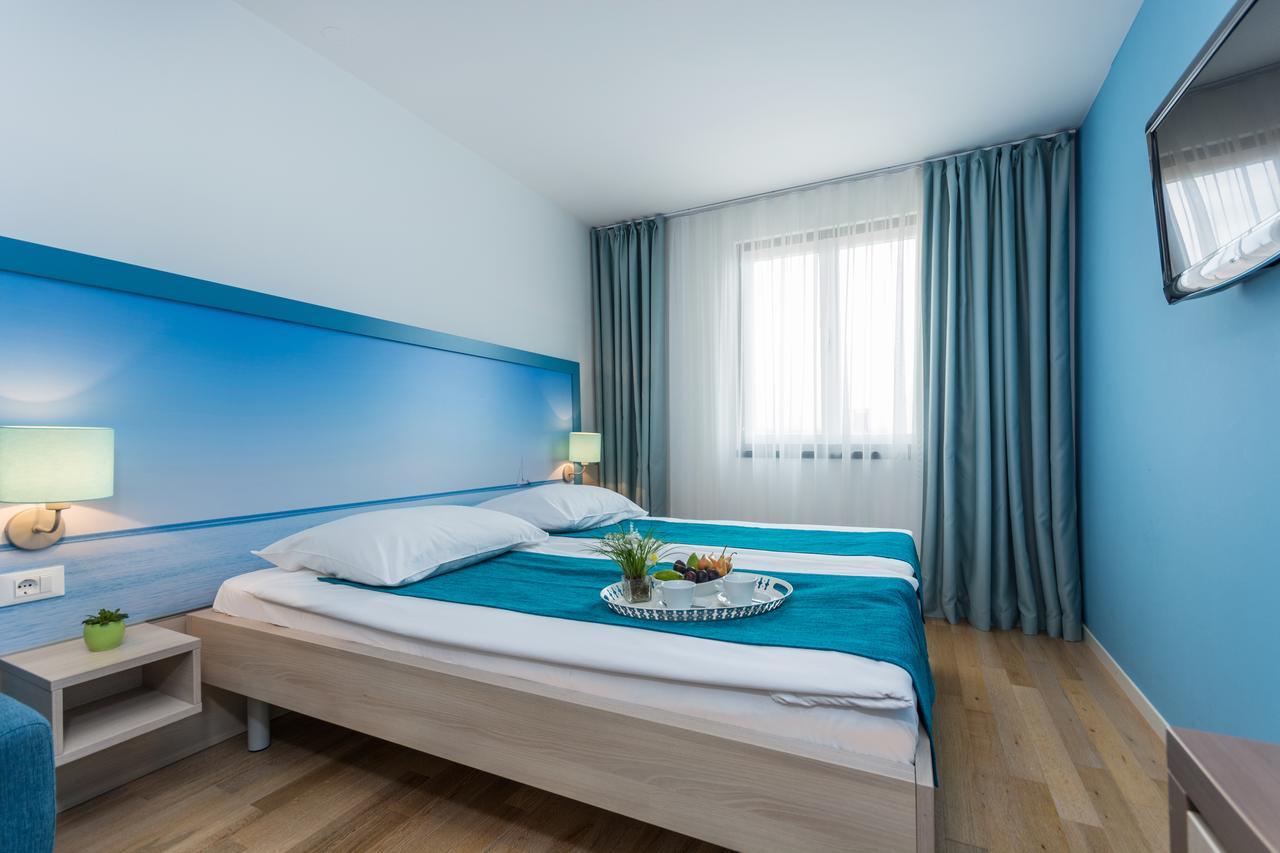 Hotel Vista Vrsar Bagian luar foto