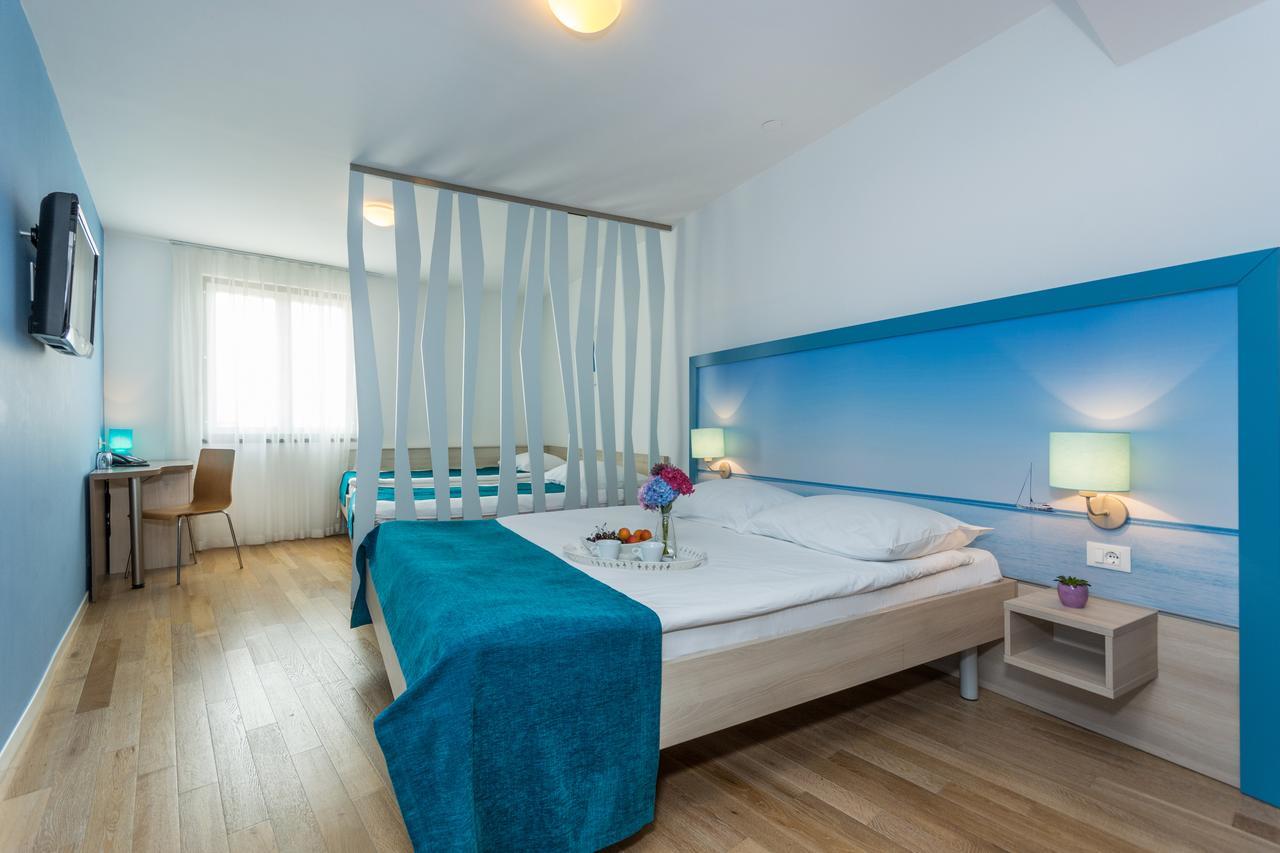 Hotel Vista Vrsar Bagian luar foto